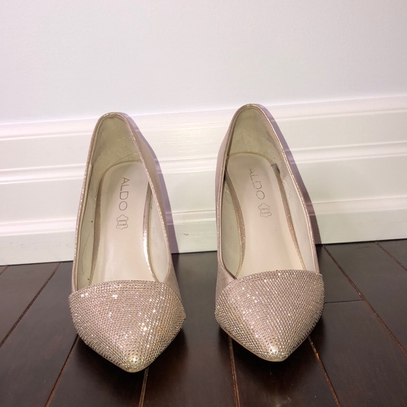 Aldo Gold Shinny Heels - Picture 1 of 5